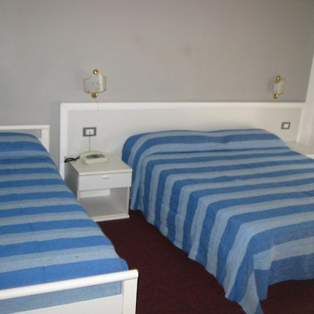 Hotel Acqua Marina Albissola Marina Esterno foto