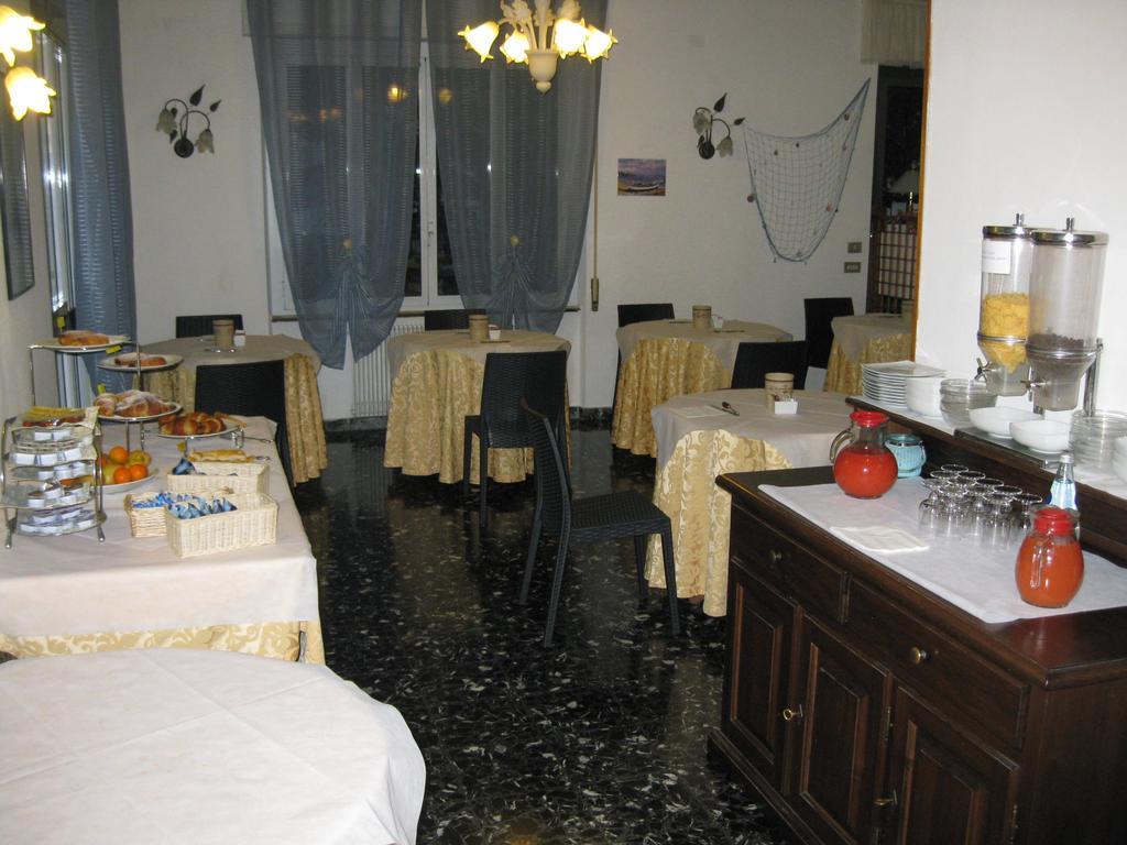 Hotel Acqua Marina Albissola Marina Esterno foto
