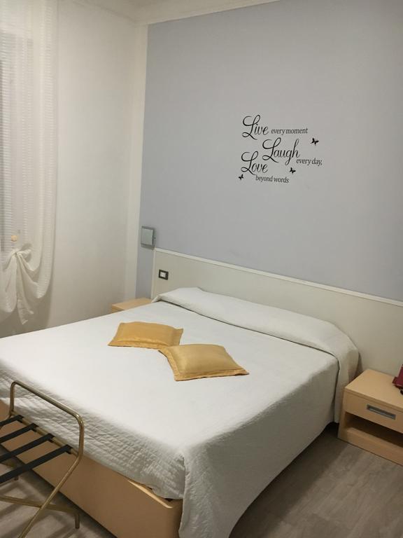 Hotel Acqua Marina Albissola Marina Esterno foto