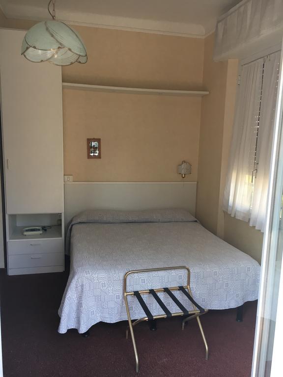Hotel Acqua Marina Albissola Marina Esterno foto