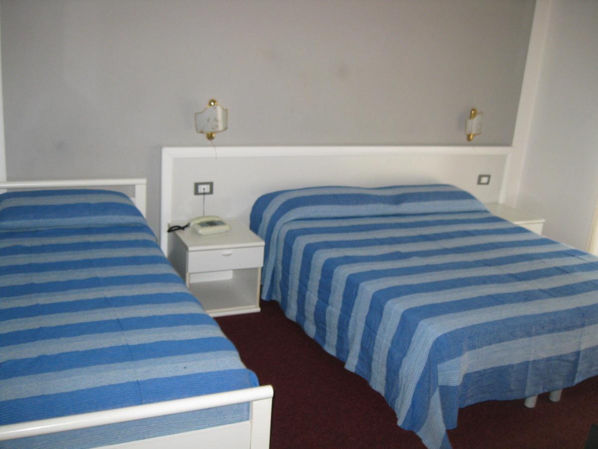 Hotel Acqua Marina Albissola Marina Esterno foto